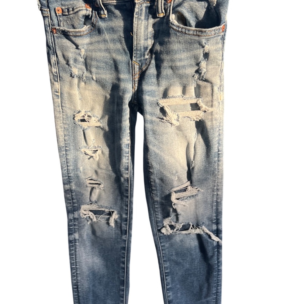 American Eagle Outfitters Light Blue Distressed Skinny Jeans